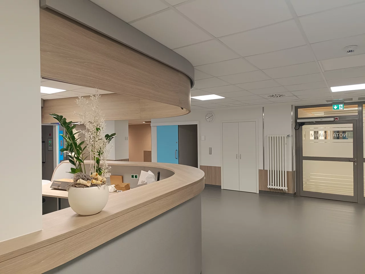 Herstellung von Trockenbauwänden und Rasterdecken