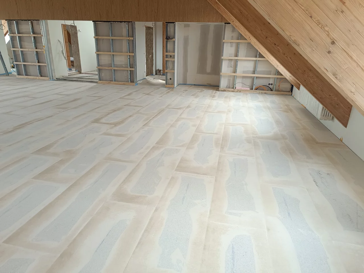 01 Dachgeschossausbau mit Trockenestrich