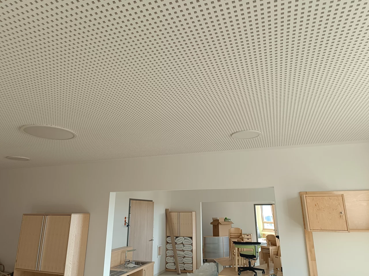 03 Herstellung von Gipskartonwänden und akustisch wirksame Gipskartonlochdecken